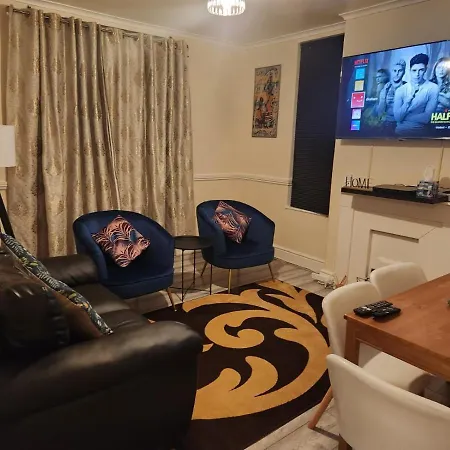 2-Bedroom Flat In Cutty-Sark, Greenwich ! Londres Extérieur photo